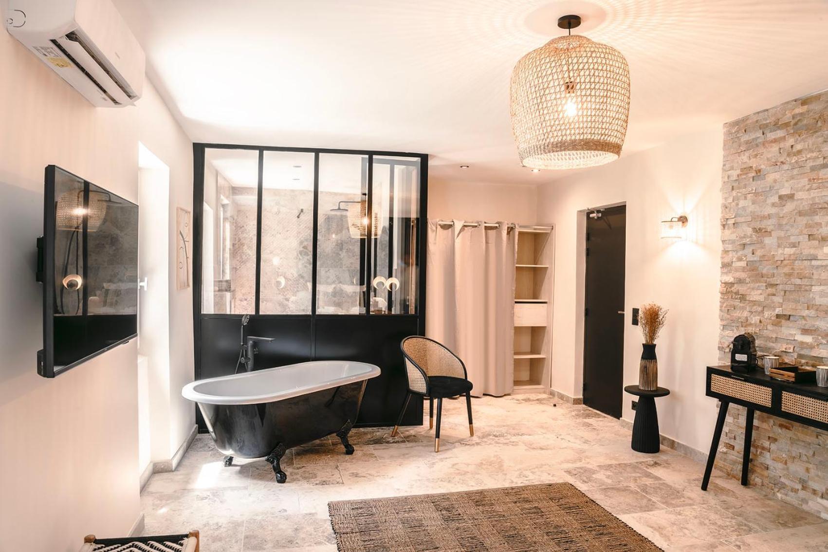 Les Suites De L'Etang 屈屈龙 外观 照片